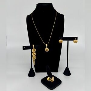 Elegant Gold Jewelry Set